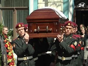 Загиблого регіонала Миколу Лісіна провели в останню путь Загиблого регіонала Миколу Лісіна провели в останню путь