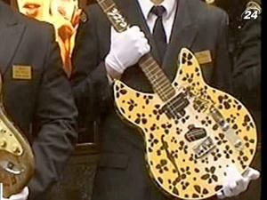 Електрогітари - символ бунтівної молоді Електрогітари - символ бунтівної молоді