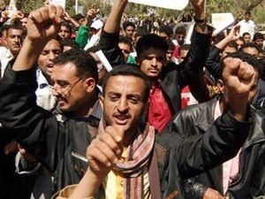 У Ємені мотоцикліст обстріляв сплячих маніфестантів