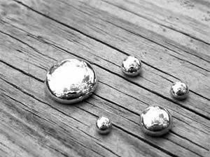 У Львові місцевий мешканець знайшов на власному подвір’ї 5 кілограмів ртуті У Львові місцевий мешканець знайшов на власному подвір’ї 5 кілограмів ртуті