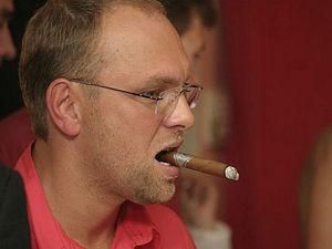 Власенко требует разрешить ему защищать Тимошенко Власенко требует разрешить ему защищать Тимошенко