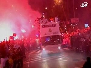 Клубный автобус "Реала" переехал завоеванный Кубок Клубный автобус "Реала" переехал завоеванный Кубок