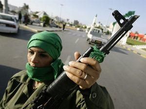 Ливийская власть начала вооружать население