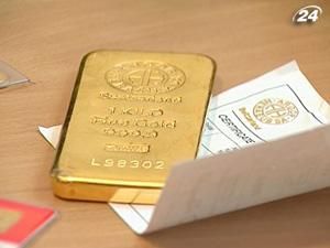 Інвестори стали більше довіряти золоту, ніж долару 