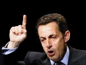 Саркози хочет отдать повстанцам деньги Каддафи