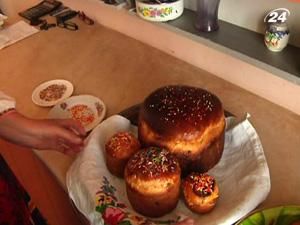 У хозяек кипит работа - идут последние приготовления У хозяек кипит работа - идут последние приготовления