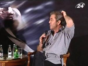 Мел Гібсон зізнався у побитті Оксани Григор'євої, щоб захистити дітей Мел Гібсон зізнався у побитті Оксани Григор'євої, щоб захистити дітей