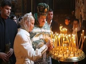 В Пасхальную ночь Тимошенко посетила четыре церкви