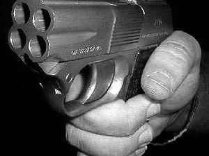 На Харьковщине на Пасху хулиганы напали на милиционера На Харьковщине на Пасху хулиганы напали на милиционера