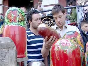 Учасники "Євробачення 2011" шукають прихильників в Україні Учасники "Євробачення 2011" шукають прихильників в Україні