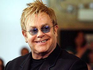 Елтон Джон вирішив дізнатися, хто є біологічним батьком його сина Елтон Джон вирішив дізнатися, хто є біологічним батьком його сина