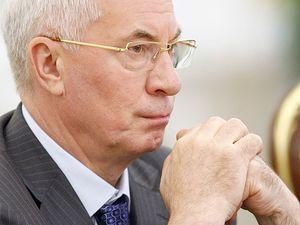 Азаров: Дефіциту бензину не буде Азаров: Дефіциту бензину не буде