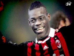 Маріо Балотеллі - постійний об’єкт критики, насмішок та ненависті Маріо Балотеллі - постійний об’єкт критики, насмішок та ненависті