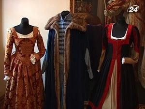 Львів: у Палаці Бандінеллі представили костюми львів’ян із різних епох