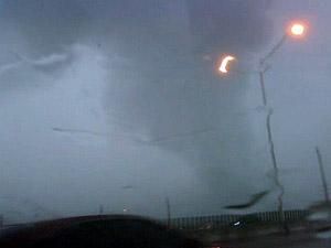 Торнадо обрушился на Окленд Торнадо обрушился на Окленд