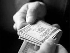 У Дніпропетровську держслужбовця затримали за хабар У Дніпропетровську держслужбовця затримали за хабар