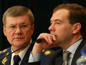 Медведев увеличил штраф за взятку в 500 миллионов рублей