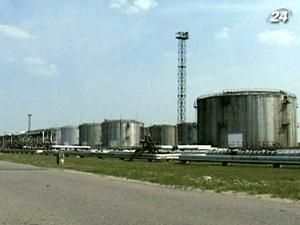 Украина может загрузить свои НПЗ нефтью из РФ Украина может загрузить свои НПЗ нефтью из РФ