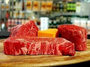 Япония: Четыре человека смертельно отравились говядиной