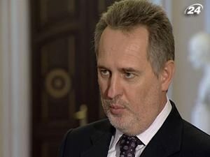 Тимошенко хоче відсудити у Фірташа $10 млрд. Тимошенко хоче відсудити у Фірташа $10 млрд.