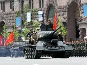 День Победы: на Крещатик выведут БТР и танк 