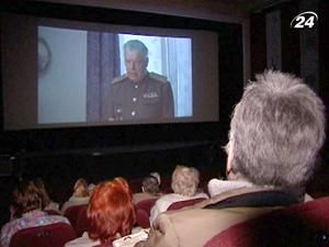 По случаю Дня Победы ветеранам показали ретро-кино По случаю Дня Победы ветеранам показали ретро-кино