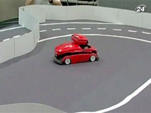 Робоавто самостоятельно ориентируется в пространстве Робоавто самостоятельно ориентируется в пространстве