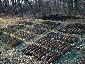 В Хмельницкой дети нашли фашистский склад взрывчатки В Хмельницкой дети нашли фашистский склад взрывчатки