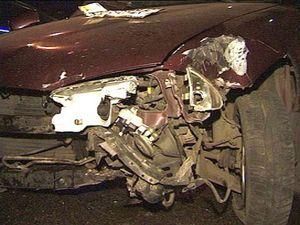 Nissan Шкіля виїхав на зустрічну та врізався в Volkswagen Nissan Шкіля виїхав на зустрічну та врізався в Volkswagen