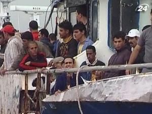 Италия: более 400 нелегалов из Ливии едва не утонули у берегов Лампедузы