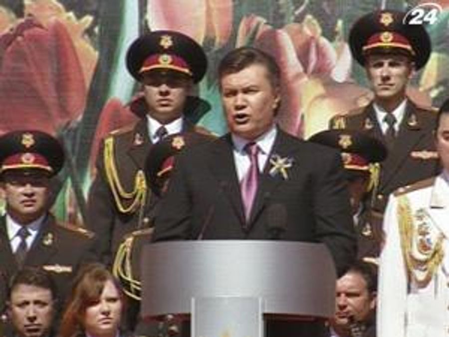 У "Марші перемоги" на Хрещатику взяли участь близько тисячі ветеранів У "Марші перемоги" на Хрещатику взяли участь близько тисячі ветеранів