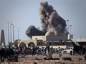 Ливия: у резиденции Каддафи прогремели взрывы Ливия: у резиденции Каддафи прогремели взрывы