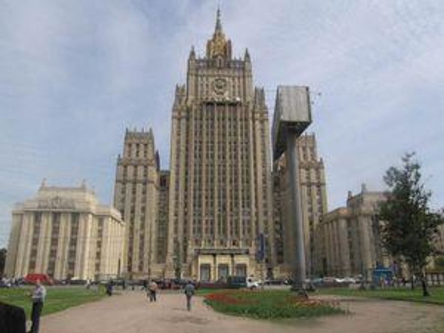 Російські дипломати вимагають розібратися із львівськими екстримістами Російські дипломати вимагають розібратися із львівськими екстримістами