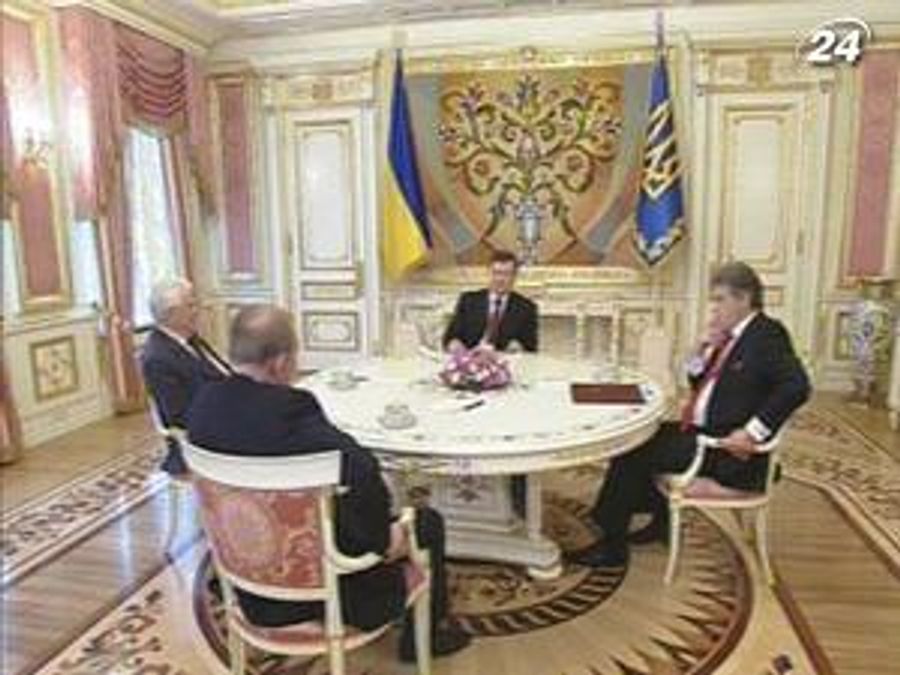 Чотирьох президентів незалежної України запросив "Шахтар" Чотирьох президентів незалежної України запросив "Шахтар"