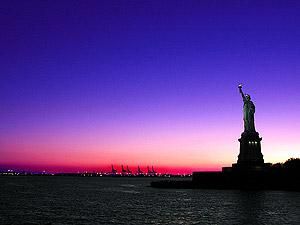 В Нью-Йорк впервые за последние 200 лет возвращаются киты В Нью-Йорк впервые за последние 200 лет возвращаются киты