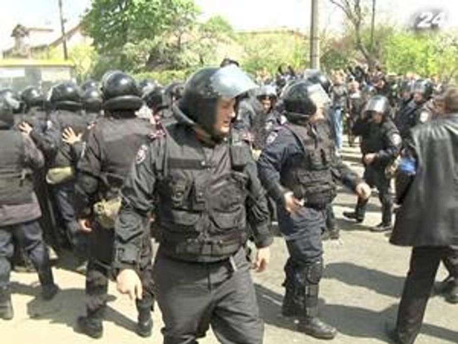 За події 9 травня порушено 5 кримінальних справ За події 9 травня порушено 5 кримінальних справ