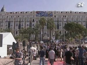 Вуди Аллен и звезды его фильма прибыли на пресс-конференцию Вуди Аллен и звезды его фильма прибыли на пресс-конференцию