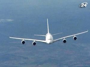 A 380 - найбільший серійний авіалайнер у світі A 380 - найбільший серійний авіалайнер у світі