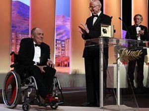 На Каннском фестивале Бертолуччи получил почетную премию На Каннском фестивале Бертолуччи получил почетную премию