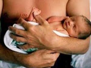 Татусі забиратимуть дитину з пологового будинку, якщо цього не зробила мати Татусі забиратимуть дитину з пологового будинку, якщо цього не зробила мати