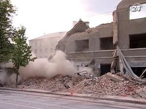 В центре Харькова обрушилось старое военное училище В центре Харькова обрушилось старое военное училище