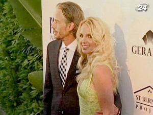 Семья Спирс собрала средства для пострадавших от урагана "Катрина" Семья Спирс собрала средства для пострадавших от урагана "Катрина"