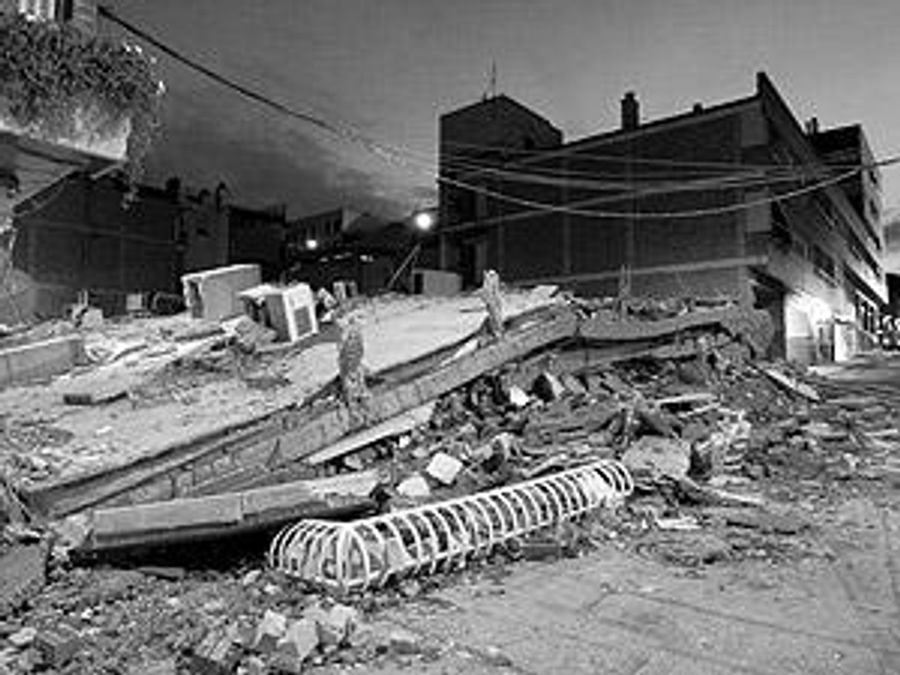 В Испании проходят похороны жертв землетрясения