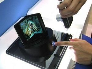 Инженеры Samsung изобрели дисплей, который складывается пополам