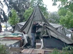 Под Верховной Радой демонтировали палатки Под Верховной Радой демонтировали палатки