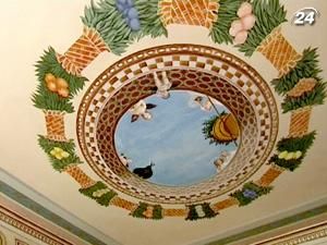 63-річний британець перетворив свій будинок на ренесансний палац 63-річний британець перетворив свій будинок на ренесансний палац