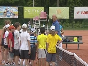 В Украине стартовал Международный детский теннисный турнир имени Ю. Кравченко 