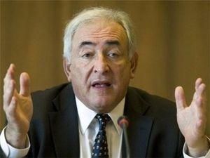 Суд оставил под стражей главу МВФ Суд оставил под стражей главу МВФ