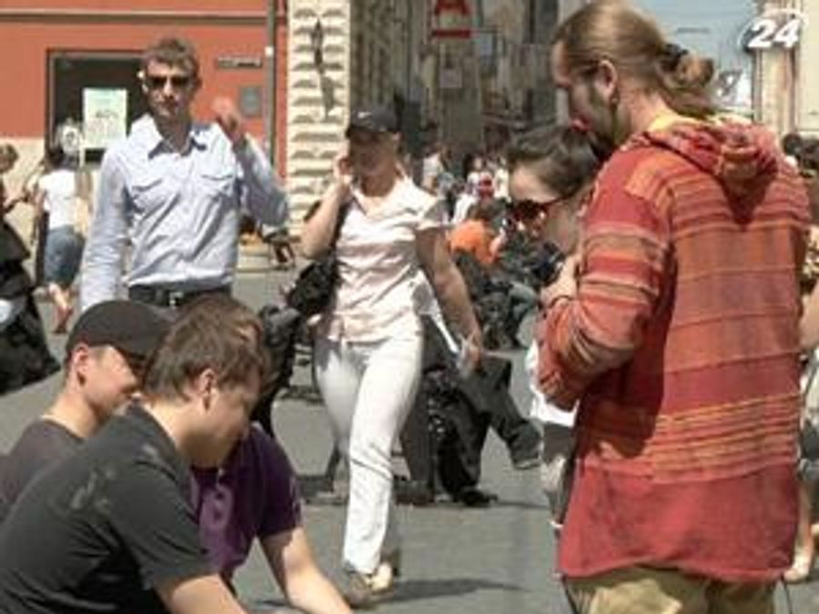 Попри події 9 травня, львів’яни гостинні до гостей зі Сходу Попри події 9 травня, львів’яни гостинні до гостей зі Сходу