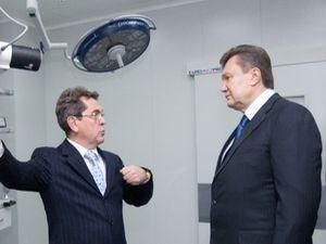 Янукович увольняет министра здравоохранения